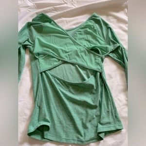 ☀️ (3 for $20) Girls cross back old navy active shirt